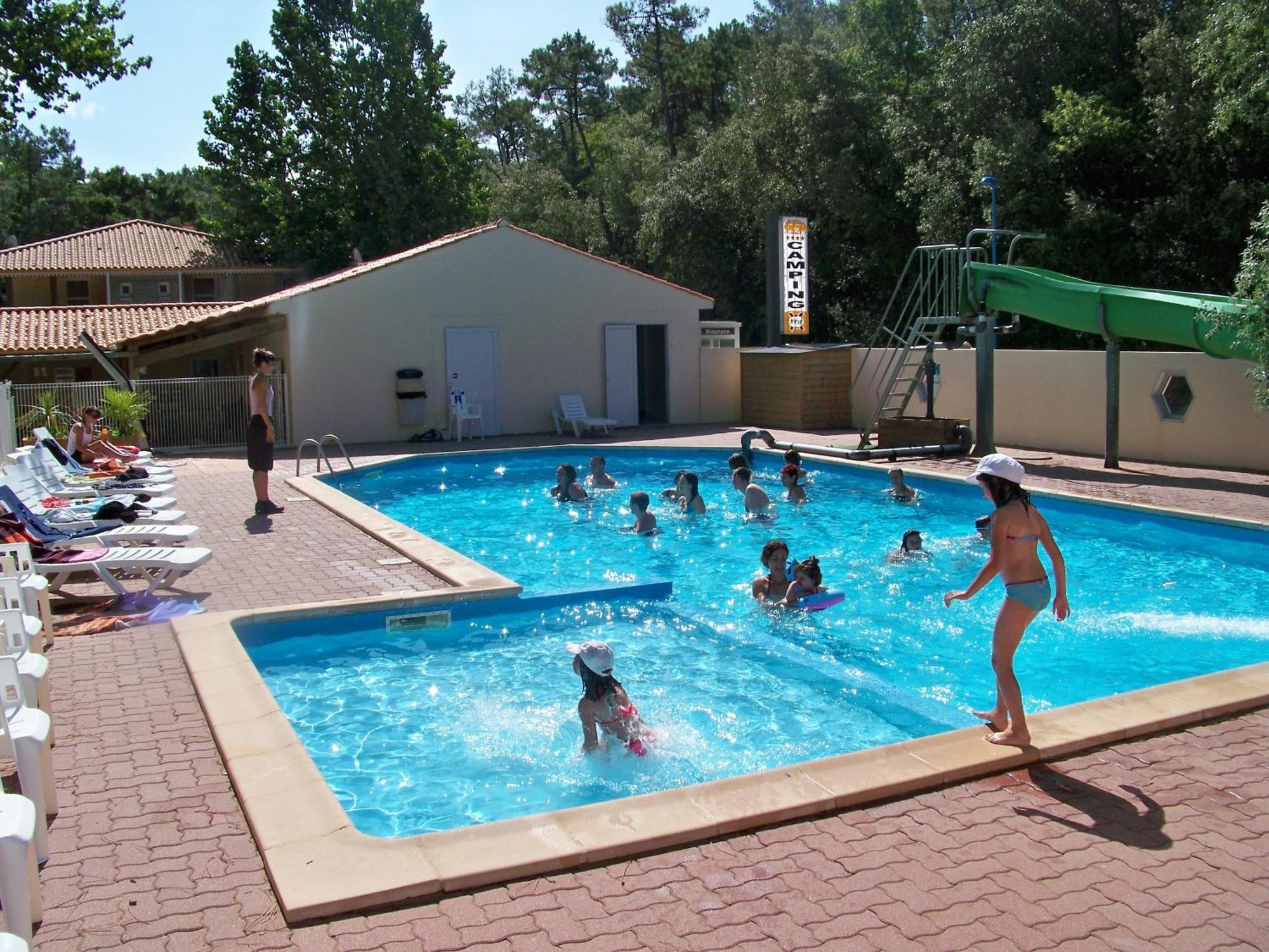 Camping Le Clos Des Pins Лонгвил-сюр-Мер Екстериор снимка