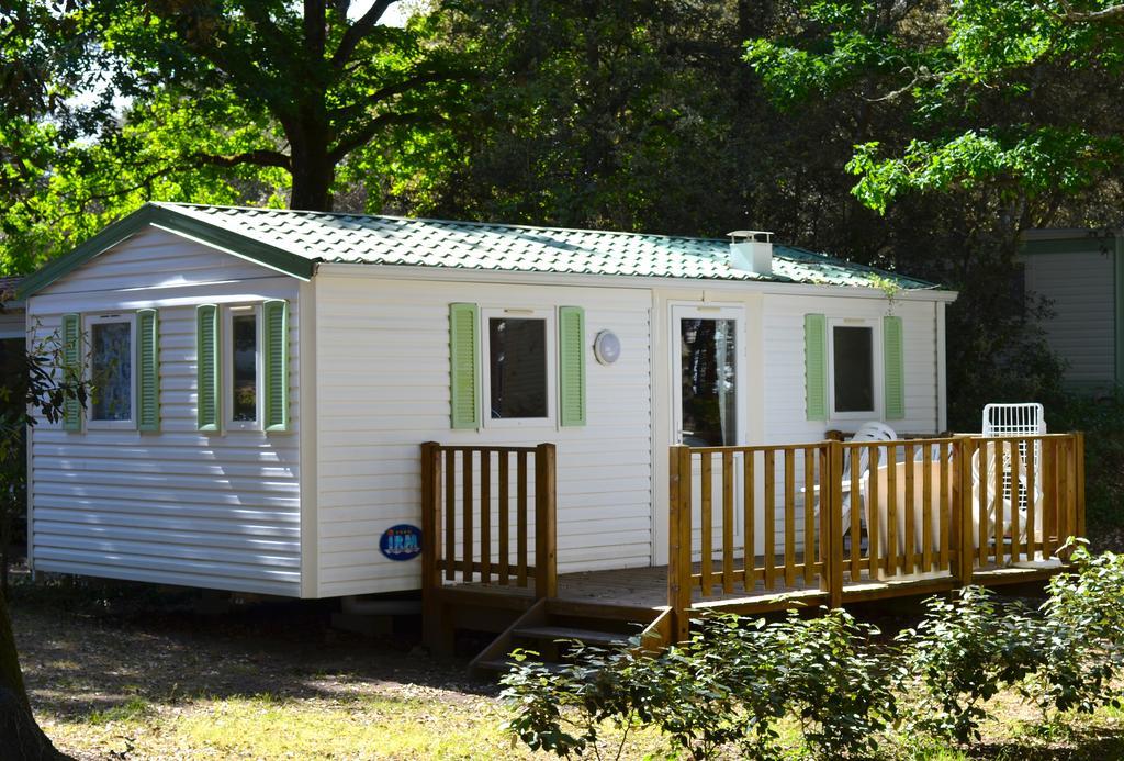 Camping Le Clos Des Pins Лонгвил-сюр-Мер Екстериор снимка